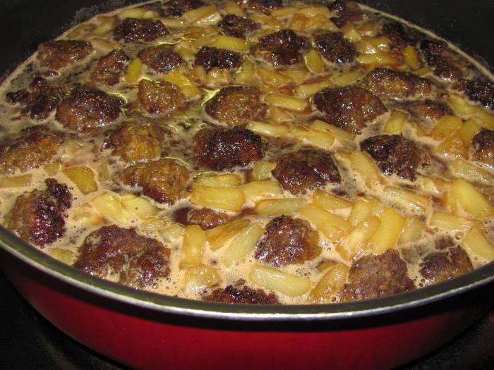 Velsmagende og appetitvækkende kødboller fra bøf: et udvalg af saucer og finhed til forberedelse