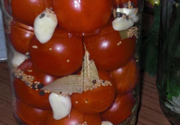 Smagfulde marinerede tomater: Hjemmelavet opskrift